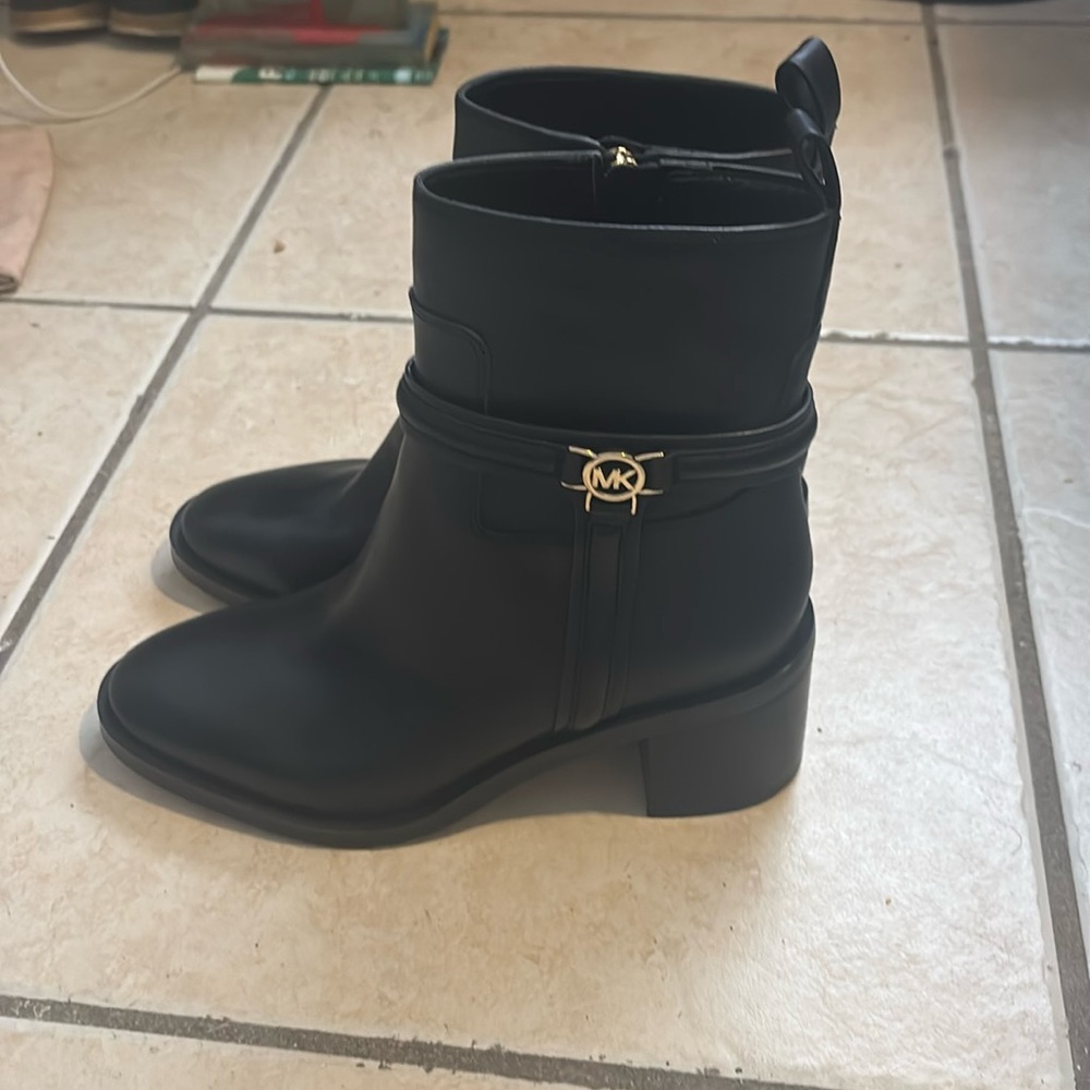 Michael Kors Black Heeled Boots Classic Design, BRAND NEW!